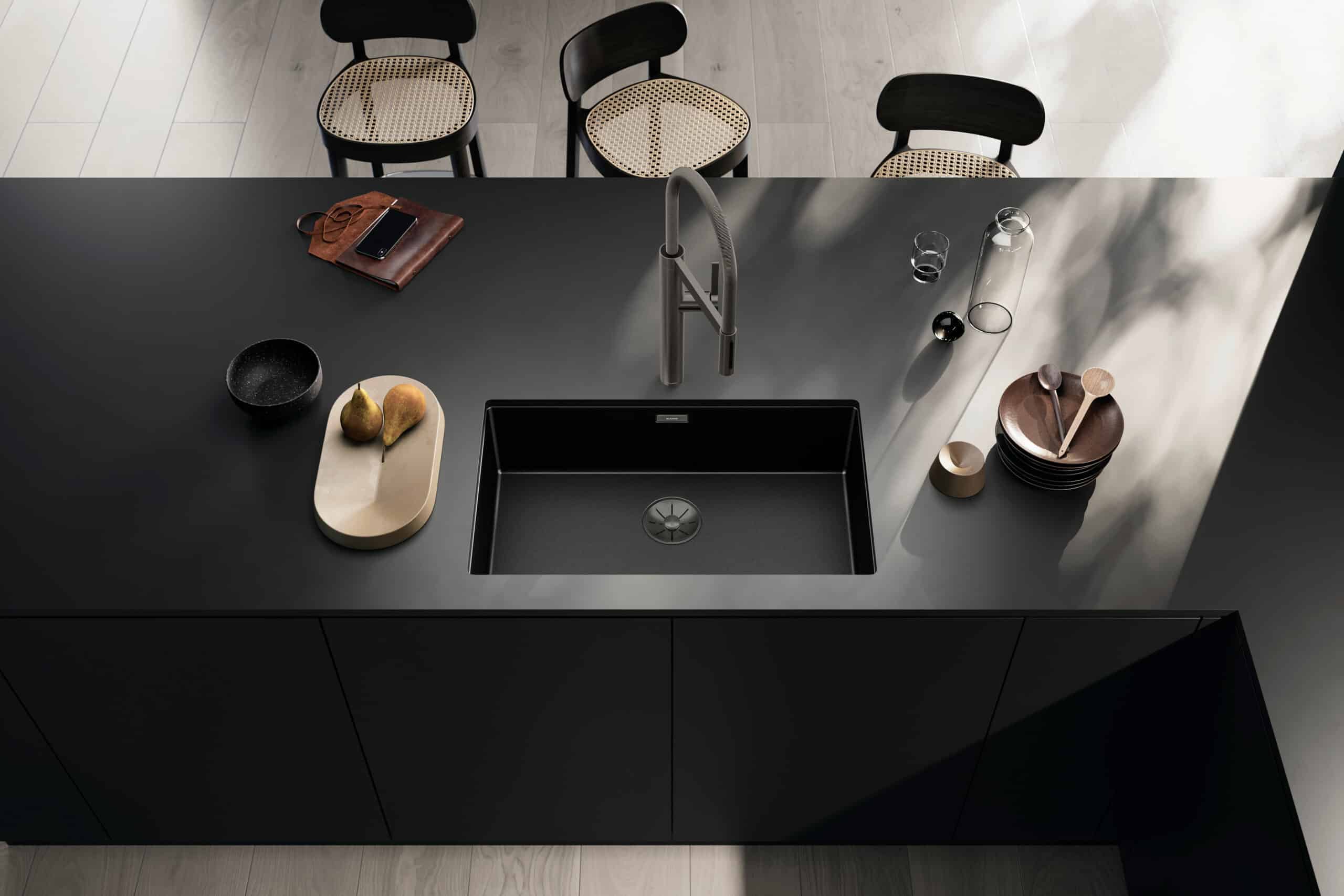 Dark Steel bij Blanco: “Staal met stijl.” 12