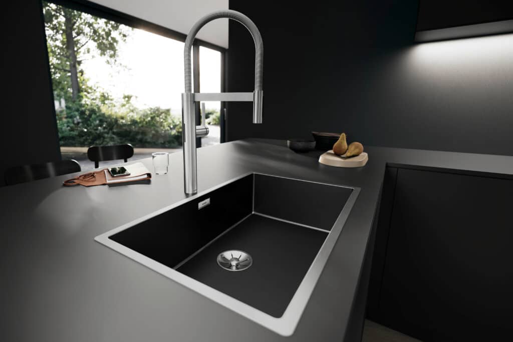 Dark Steel bij Blanco: “Staal met stijl.” 1