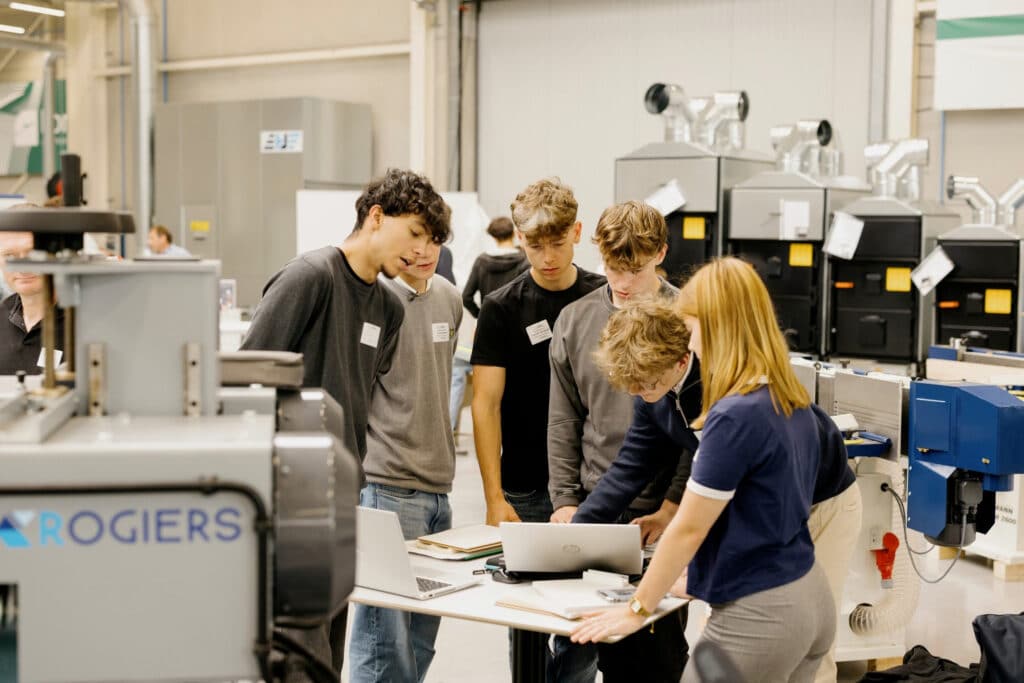 Jong vaktalent schittert op slotevent WOOD SKILLS